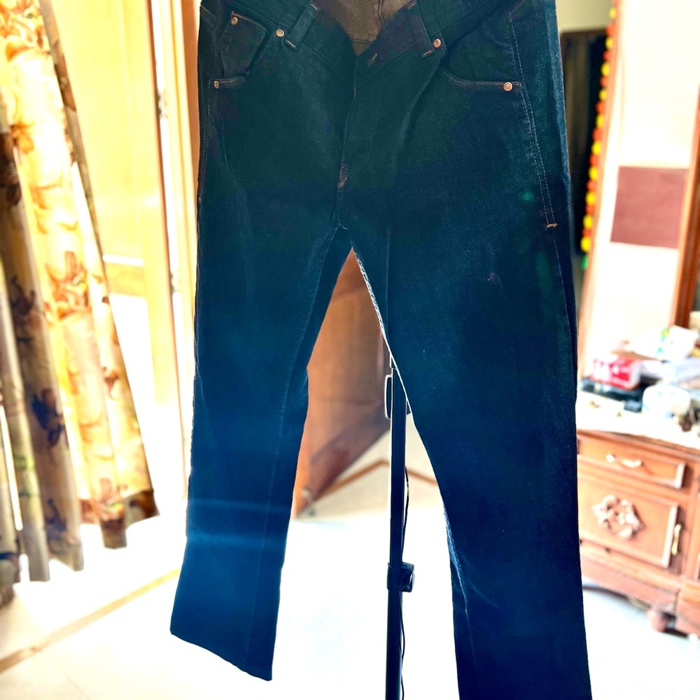 Summer Special Calvin Klein Straight Leg Slimming Denim Jeans in Size 28 - Picture 9 of 16